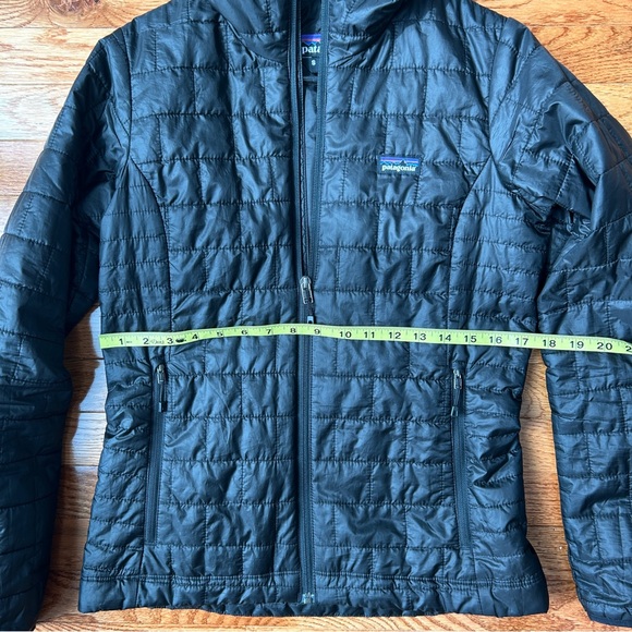VGUC Patagonia Quilted Nano Puff Hoodie Size Small Black Light Packable Jacket - Picture 10 of 16